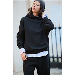 HOODIE WITH POCKETS