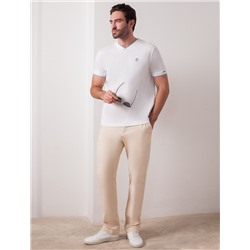 Футболка с V-вырезом из премиального хлопка с эластаном