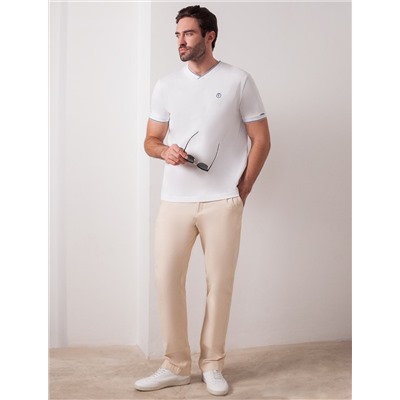 Футболка с V-вырезом из премиального хлопка с эластаном