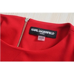 Яркое платье-футляр с декоративными элементами на талии, подчеркивающими фигуру. Kar*l Lagerfel*d  Материал: 96% полиэстер; 4% спандекс