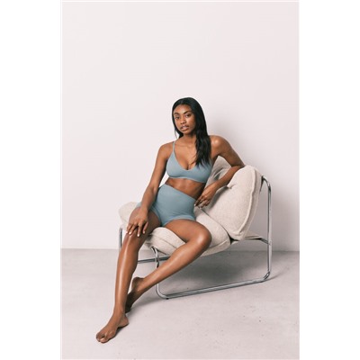 Top triangular canalé sin costuras azul