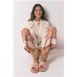 Conjunto de zapatilla y cárdigan