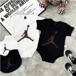 Боди 👟 nik*e  и 🤍 jorda*n  в комплекте слюнявчик очень хорошего качества