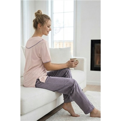 Женский домашний костюм с брюками и футболкой 410