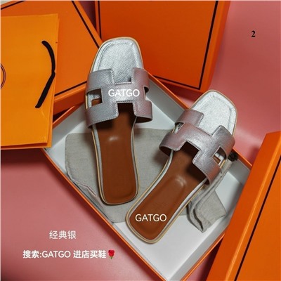 Летние сандали на плоской подошве