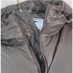 Женская стеганая куртка с капюшоном