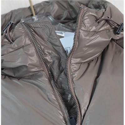 Женская стеганая куртка с капюшоном