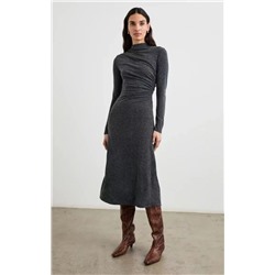 Изысканное базовое платье с высоким воротом