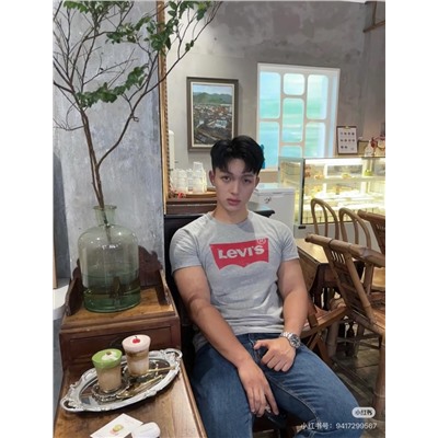 Футболка унисекс 2 цвета  ЛЕВАЙ*С