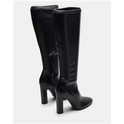 EXCLUSIVE Aria Black