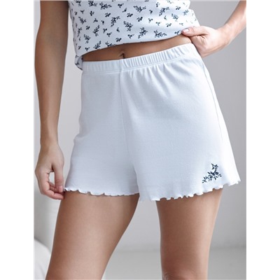 Короткие шорты на резинке с вышивкой из фактурного трикотажа в мелкий рубчик