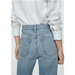Jeans rectos costuras adelantadas
