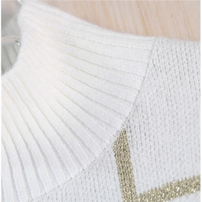 Элегантный и свободный трикотажный свитер