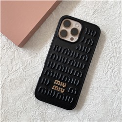 новый чехол для мобильного телефона из натуральной кожи с тиснением логотипа  Весь комплект чехлов изготовлен из импортной овчины из ТПУ + итальянский экологически чистый суперсъемный внутренний слой (! В чехлах для мобильных телефонов все материалы изготовления на высшем уровне)  Что касается мастерства и качества этого чехла для мобильного телефона, то он сделан по заказу