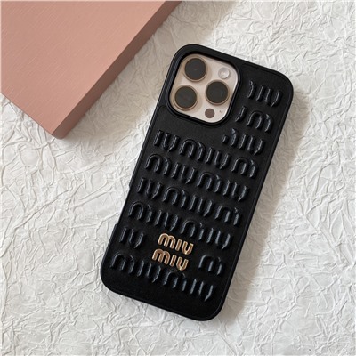 новый чехол для мобильного телефона из натуральной кожи с тиснением логотипа  Весь комплект чехлов изготовлен из импортной овчины из ТПУ + итальянский экологически чистый суперсъемный внутренний слой (! В чехлах для мобильных телефонов все материалы изготовления на высшем уровне)  Что касается мастерства и качества этого чехла для мобильного телефона, то он сделан по заказу