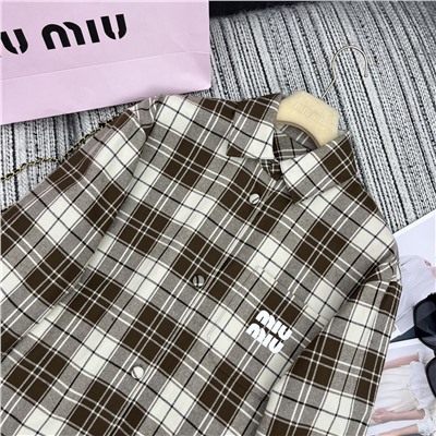 Miu * новая шерстяная рубашка в клетку с лацканами, свободная версия, нашивка с надписью, вышитое украшение на кармане,