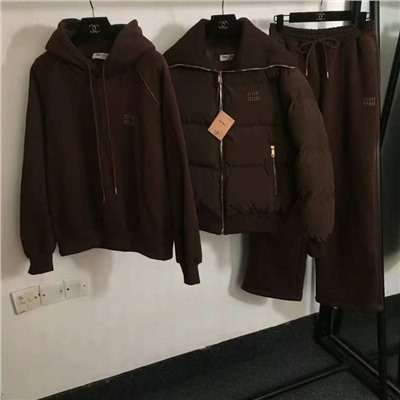 Костюм тройка