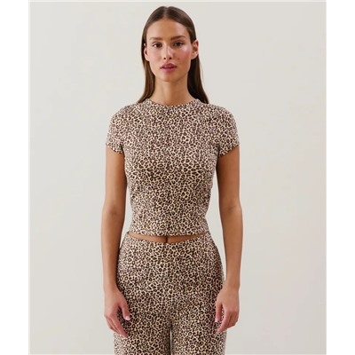 Top corto de punto en leopardo