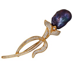 Брошь Барокко (жемчуг бензиновый 16мм, белый фианит; покрытие золото), Есть комплект