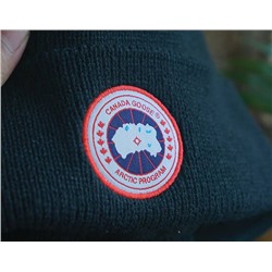 Canad*a Goos*e тёплая шапка, модель унисекс, высококачественная реплика, цена на оф сайте выше 20 000