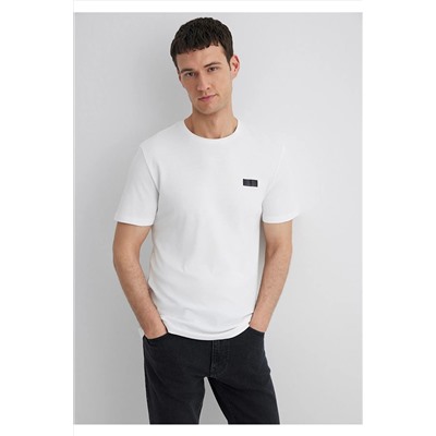 Mavi Black Baskılı Beyaz Tişört Slim Fit / Dar Kesim 0611401-70057