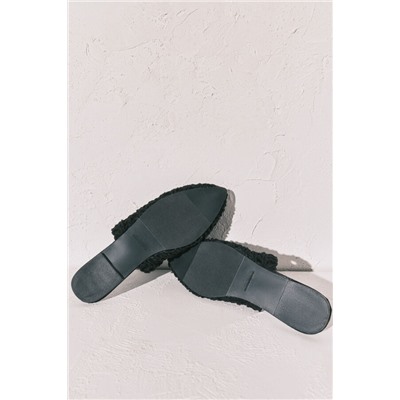 Sandalia mule crochet negra