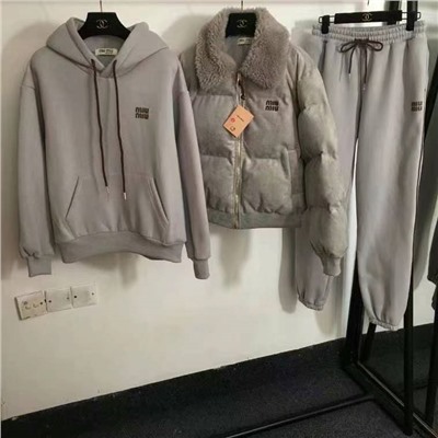 Костюм тройка