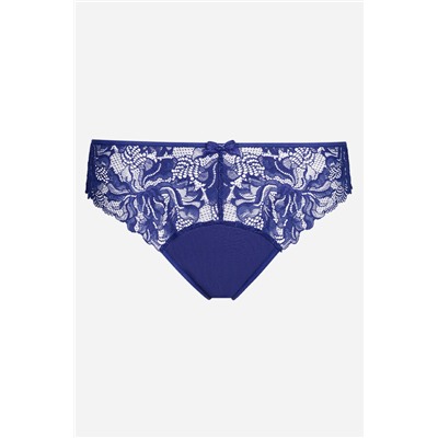 Braga clásica con encaje