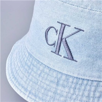 Джинсовая рыбацкая шляпа с вышитыми буквами СК