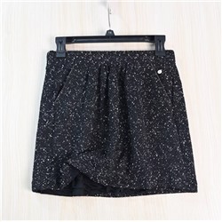 Мини-юбка с диагональным карманом и резинкой на талии