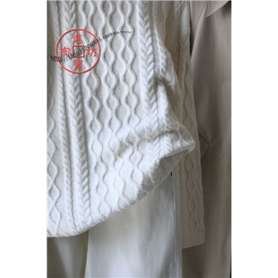 Вязаный свитер средней длины Н*М