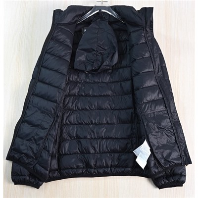 Женская легкая и компактная куртка с воротником-стойкой и невидимым капюшоном  ЭМПОРИО АРМАН*И