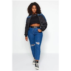 Trendyol Curve Koyu Mavi Destroy Detaylı Mom Fit Denim Jeans TBBSS23CJ00019