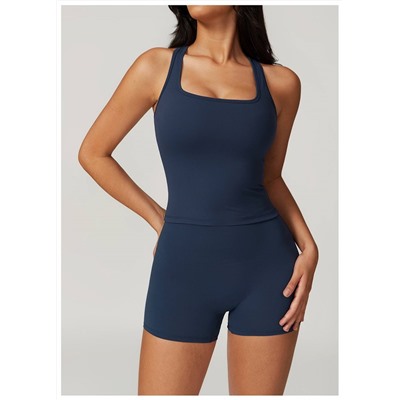 Кроп-топ с внутренней подкладкой с чашками