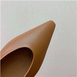 Туфли на маленьком каблуке с элегантным глубоким вырезом Lor*o Pian*a   Реплика 1:1