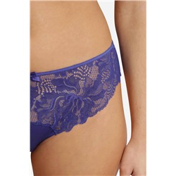 Braga clásica con encaje