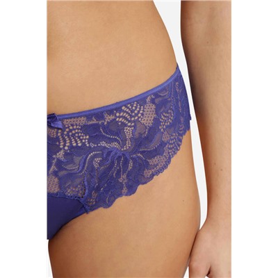 Braga clásica con encaje