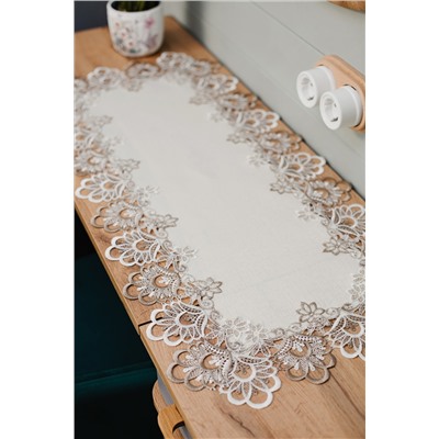 Салфетка кружевная на стол 40*90