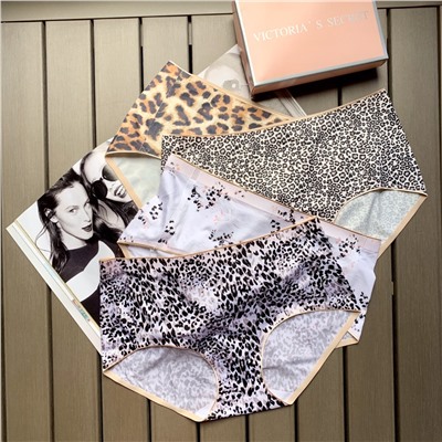 Трусики  v c 4 шт