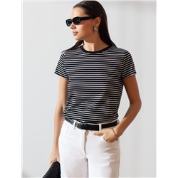 Базовая футболка в полоску полуприлегающая из премиального хлопка с эластаном