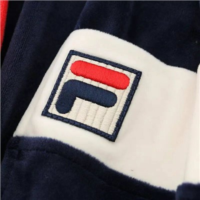 Отличный домашний халат с капюшоном  FIL*A