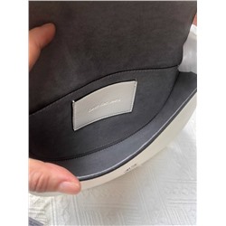 Сумка-седло с клапаном на длинном ремешке в стиле бренда Calvin Klei*n