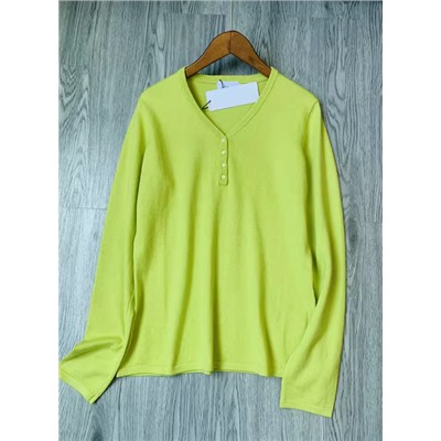 Женская трикотажная кофта на пуговицах