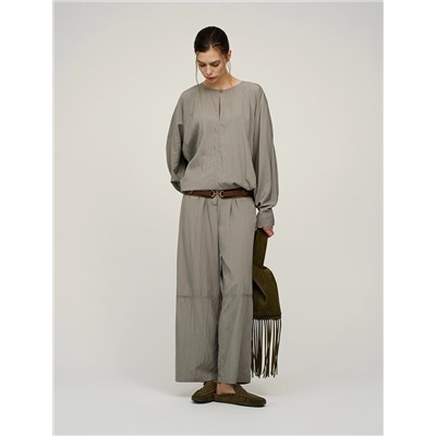 Зеленая блузка «Паук» с кольцом на рукаве