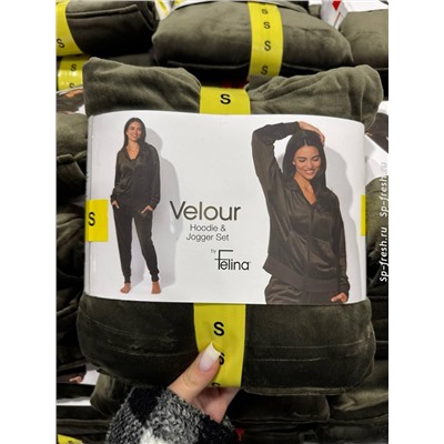 Женский костюм