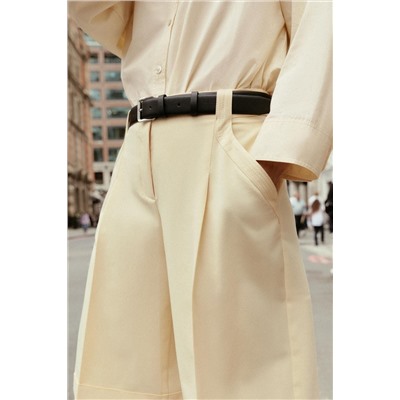 HIGH-WAIST DARTED BERMUDA SHORTS WITH BELT