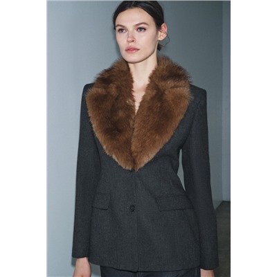 BLAZER ENTALLADA CUELLO EFECTO PELO ZW COLLECTION