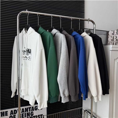 Повседневный свитер с капюшоном КОУ*Ч