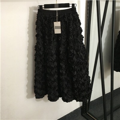 Женская длинная юбка с объемными розами