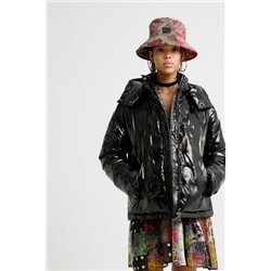 Chaqueta oversize acolchada vinilo